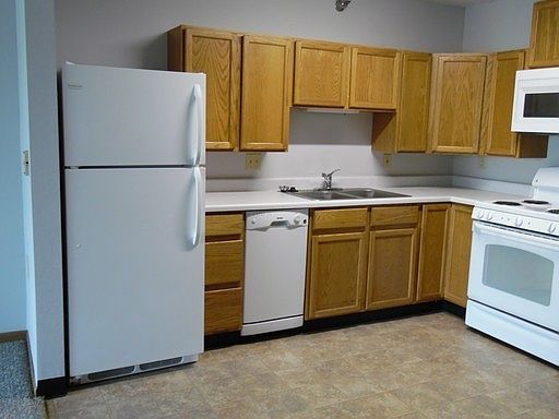 5th image of 320 N Western Ave #423