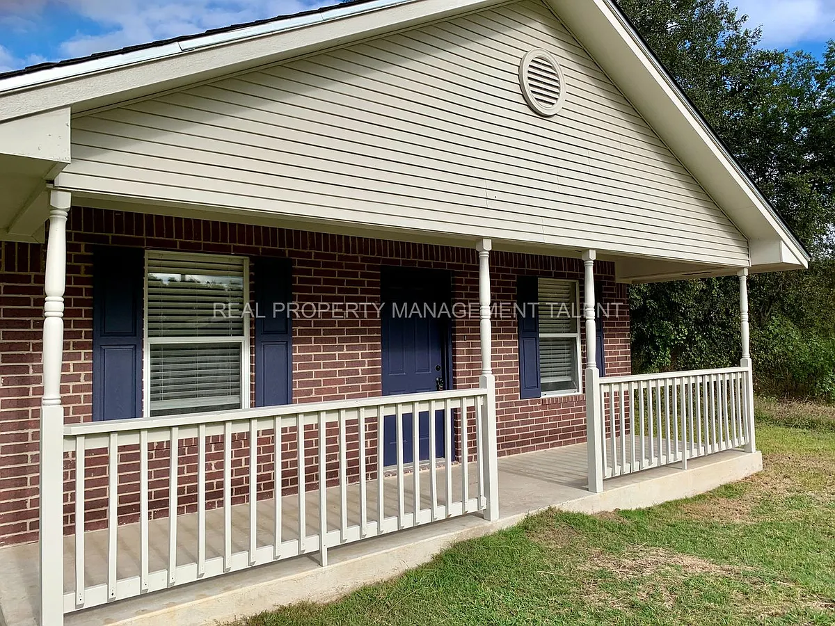 Building Photo - 318 N Waco St