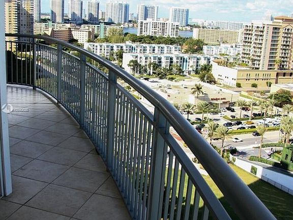 5th image of 17375 NE Collins Ave #1708