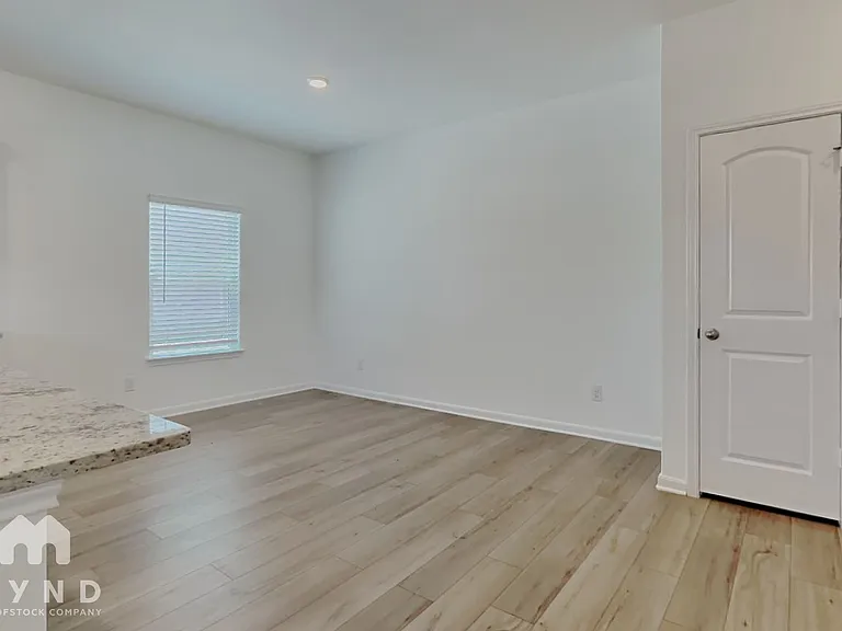 10845 Quinn Ct — Photo 4