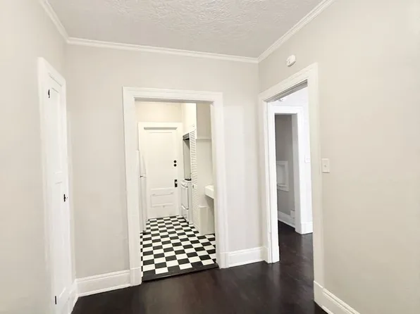 3920 Fannin St APT 204, Houston, TX 77004