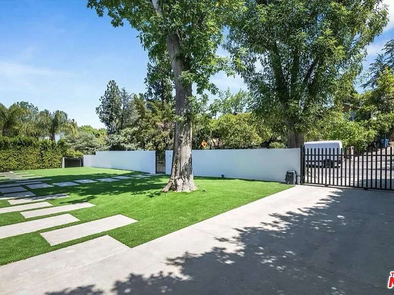20141 Wells Dr — Photo 44
