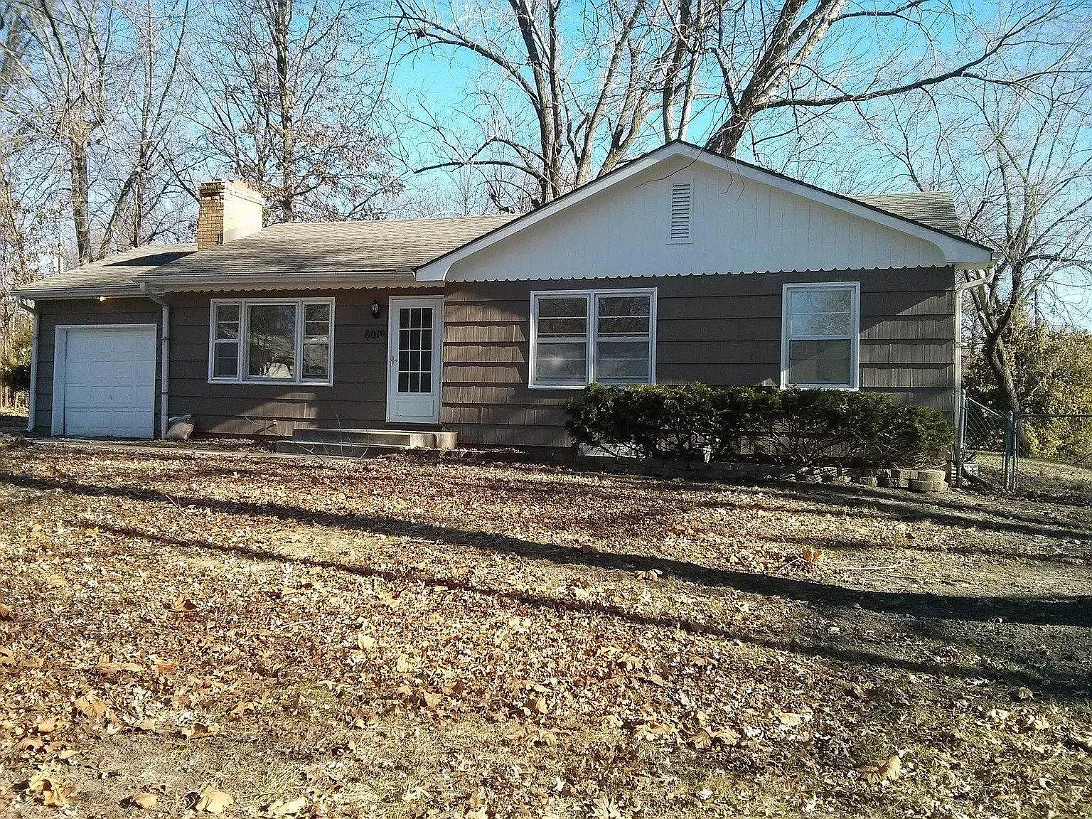 3 bed, 1037 sqft, $1,325 — Photo 1