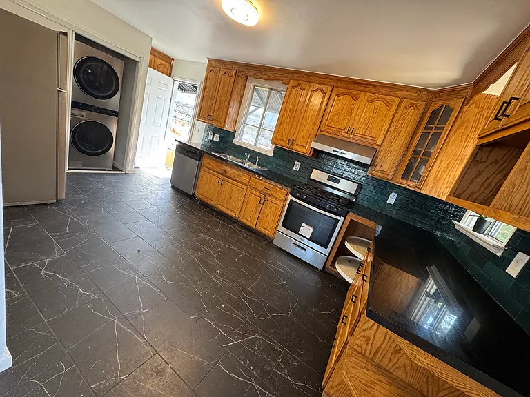 2401 Humphrey Ave #A — Photo 8