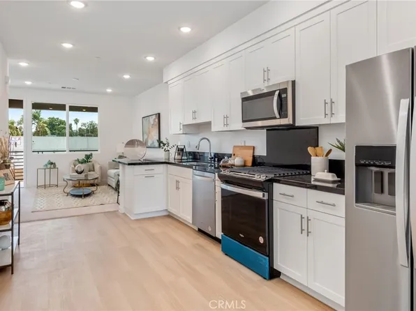 1176 Santo Antonio Dr, Colton, CA 92324