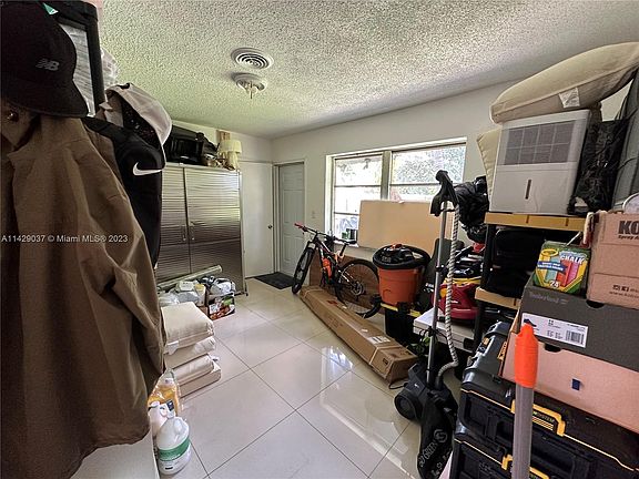 4th image of 709 SW 14th Ct