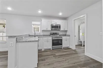 406 W 6th St #1 — Photo 3