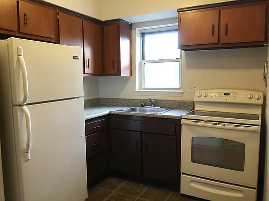 Rented by BuySell Real Estate Inc | media 21