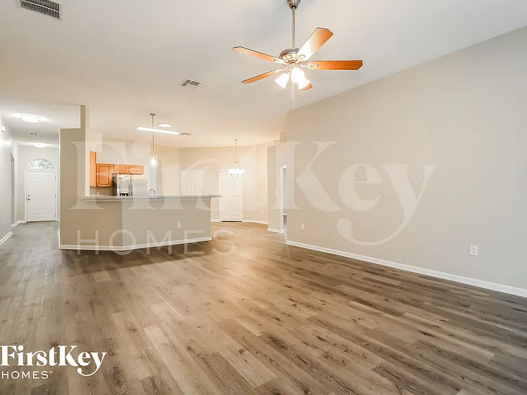 552 N Bridgestone Ave — Photo 4