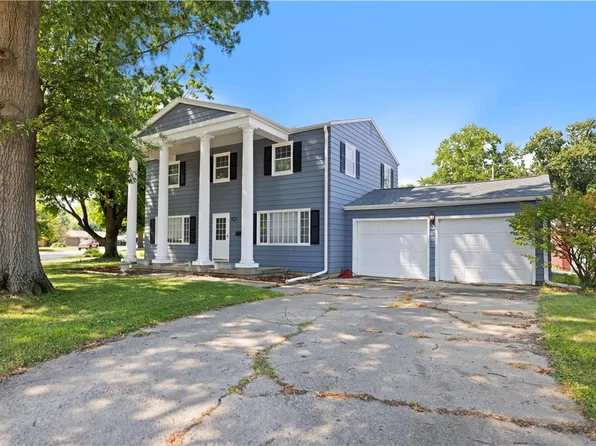 4103 N Newcastle Dr, Decatur, IL 62526