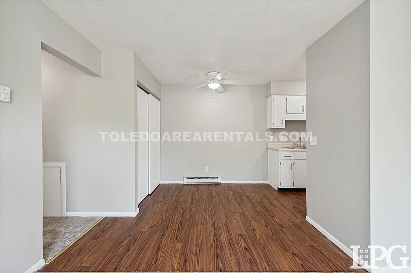 Building Photo - 6020 Secor Rd #1