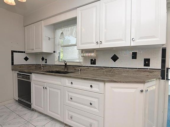 Kitchen Right