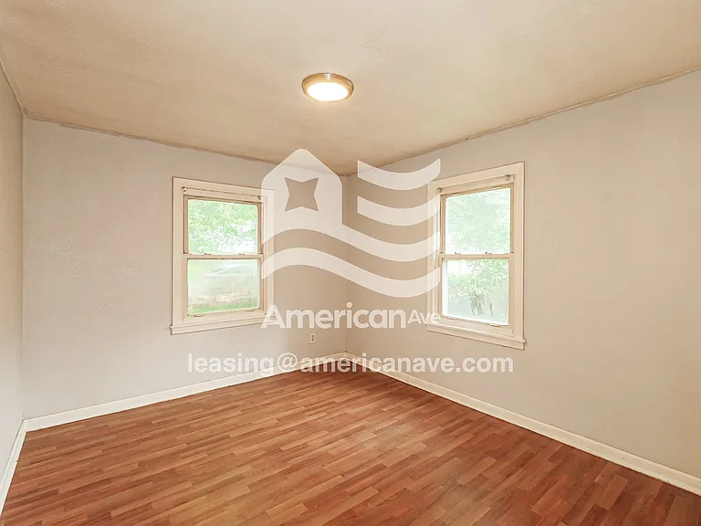 1621962_007_main_bedroom_7.jpg
