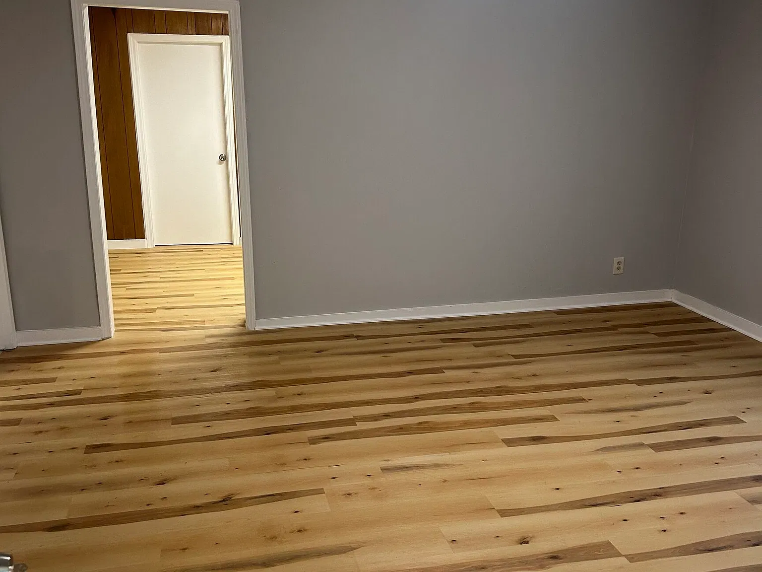 2 bed, 1.0 bath, 960 sqft, $950 — Photo 2