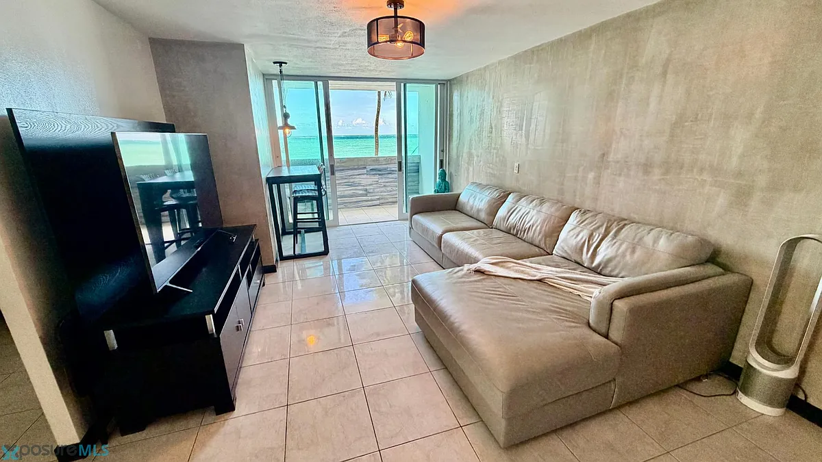 Building Photo - 3409 Avenue Isla Verde #2D