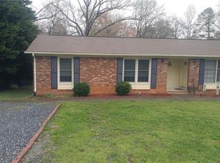 2041 29th Avenue Ln NE, Hickory, NC 28601