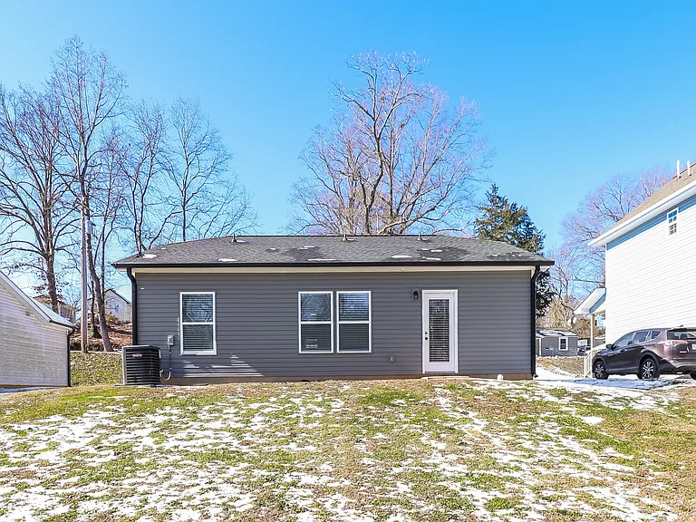 1020 N Oakwood St — Photo 15