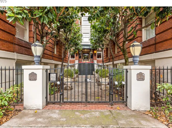 2083 NW Johnson St APT 61, Portland, OR 97209