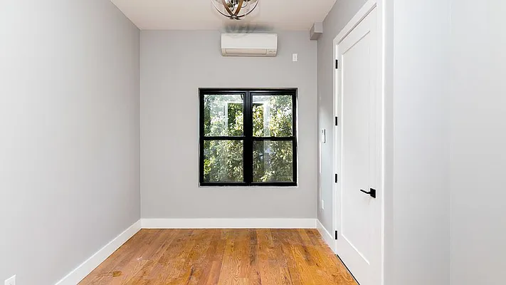 Rented by Nooklyn NYC LLC | media 12