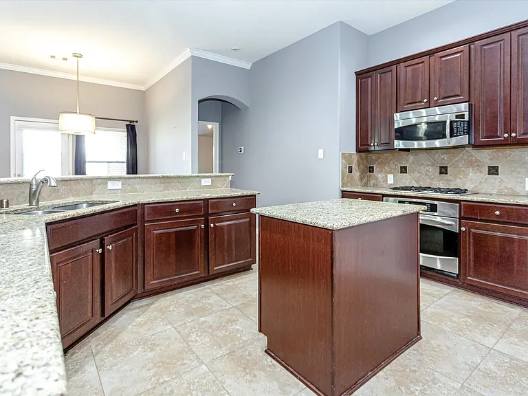 14322 Baron Creek Ln — Photo 28