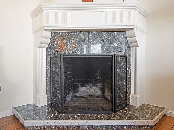 3rd image of 1622 35th Ave
