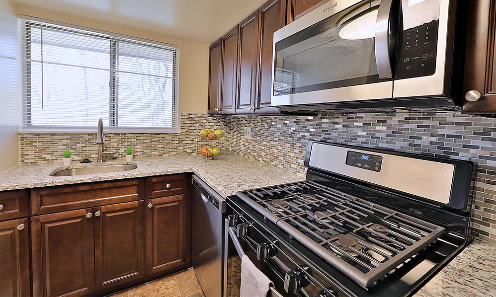 Princeton Estates Apartment Homes — Photo 2