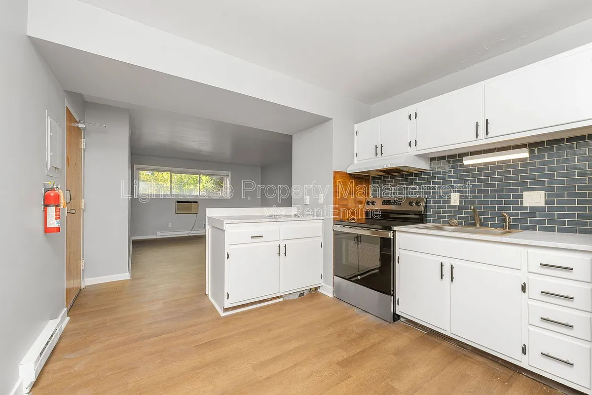 Building Photo - 1832 Winton Ave #102