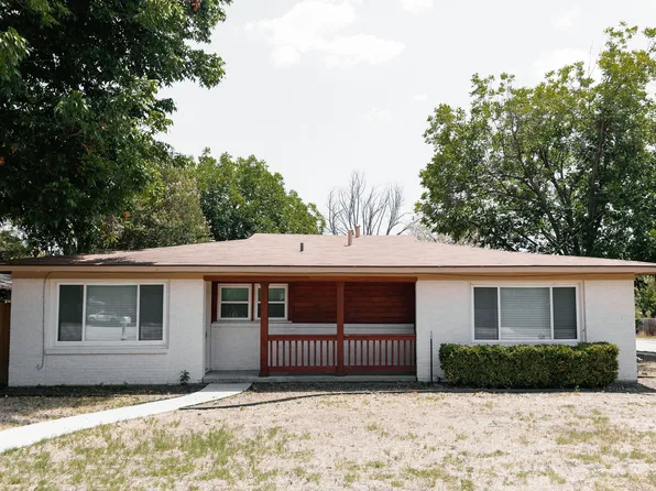 700 Mercedes St, Benbrook, TX 76126