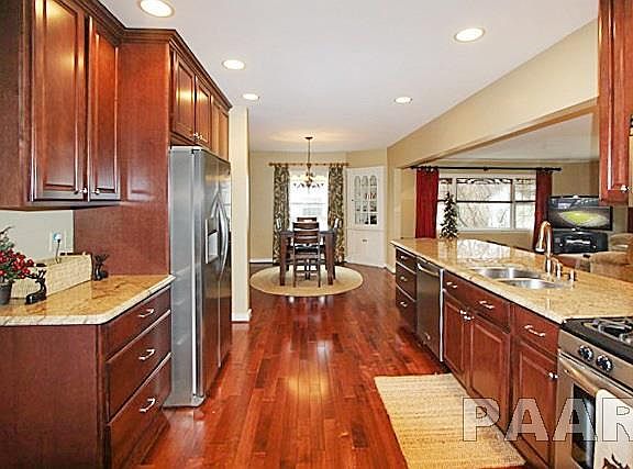 4th image of 1105 W Northcrest Ave