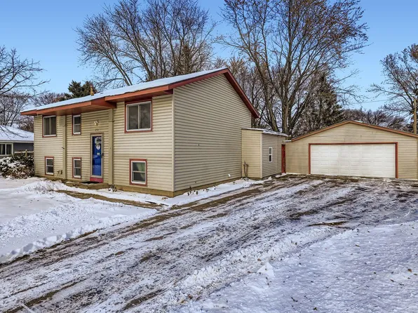 251 109th Ln NW, Coon Rapids, MN 55448