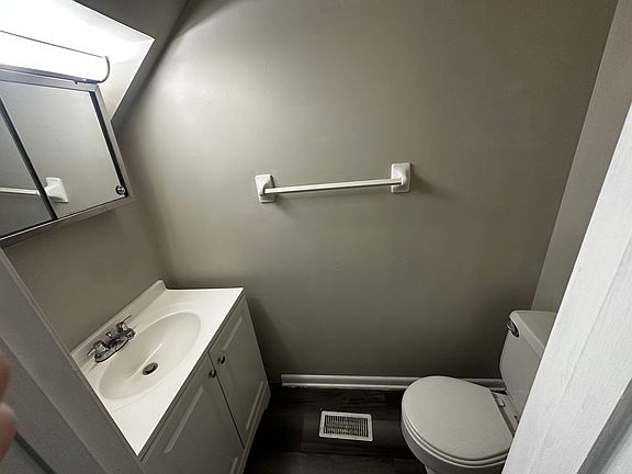 5th image of 6840-6846 Emerald Ave #6844