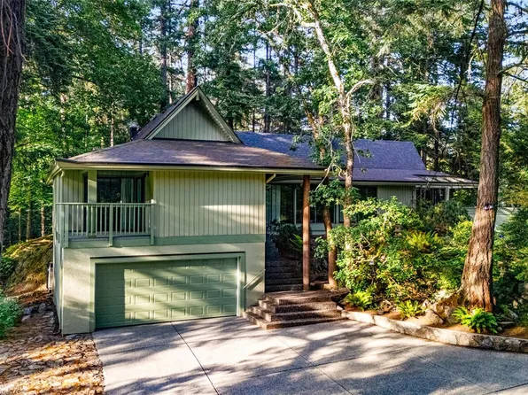 4505 Cottontree Ln, Saanich, BC V8X 4G2
