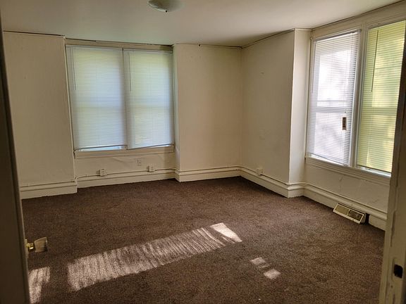 5th image of 1603 6th St E #A