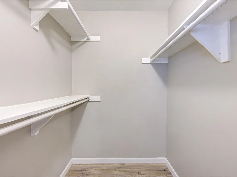 950 Grand Junction Dr — Photo 11