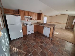 16 Cambridge Dr, Gardner, IL 60424