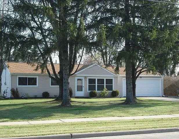 631 Hadcock Rd photo 1