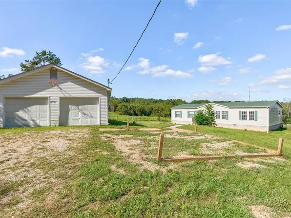 4700 Tillman Trl, Farmington, MO 63640