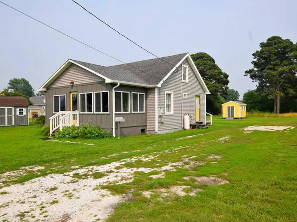 7363 Andrews Ln, Chincoteague, VA 23336