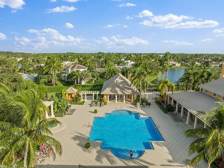 6590 Barbados Ct — Photo 34