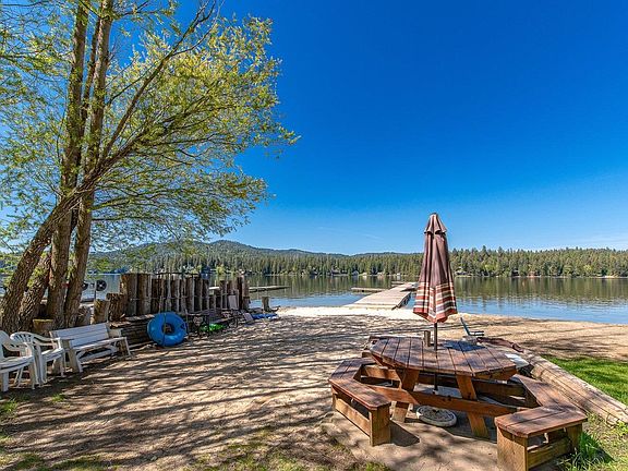 3rd image of 13810 N East Newman Lake Dr