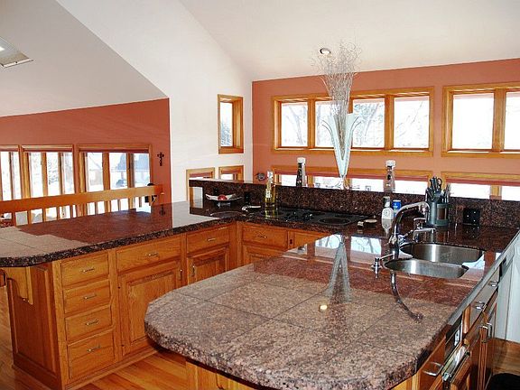 4th image of 8 Red Fox Ln