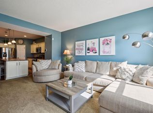 1805 Columbia Ln UNIT 2, Chanhassen, MN 55317