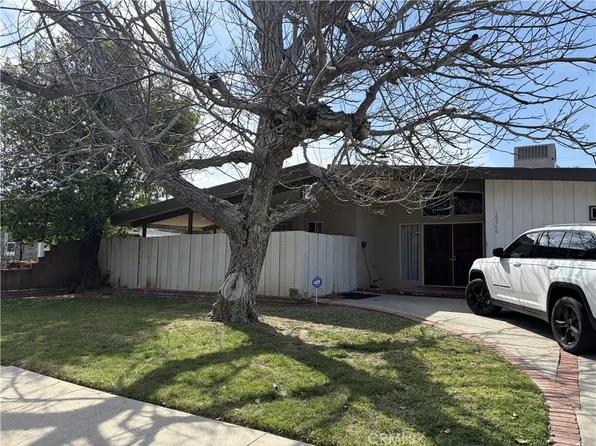 19516 Blythe St, Reseda, CA 91335
