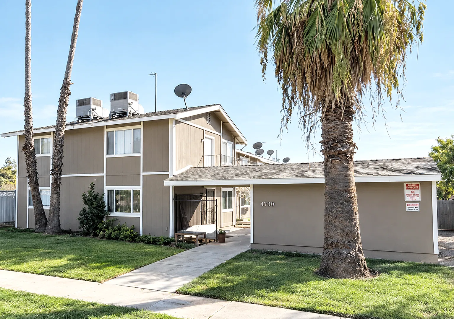 4730 E. Lamona Ave. — Photo 1