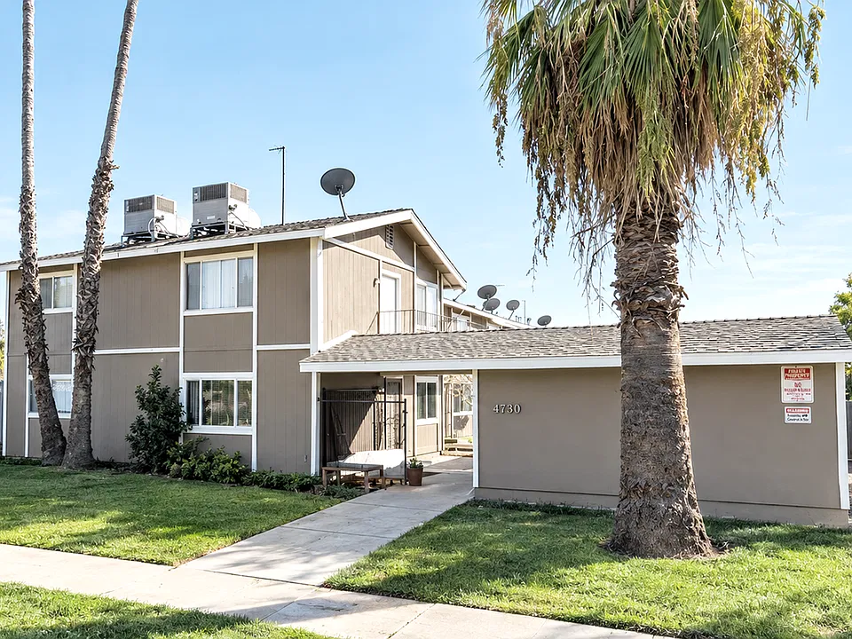 4730 E. Lamona Ave.