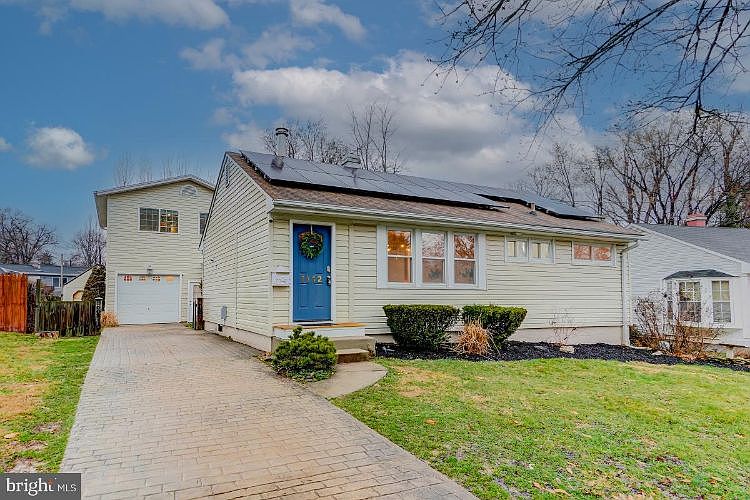 1st image of 1112 Parrish Dr