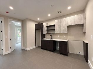 634 E 32nd St #1D, Brooklyn, NY 11210