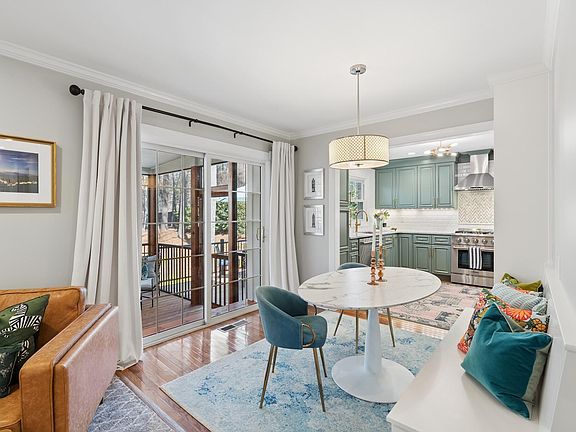 4th image of 1104 Temple St