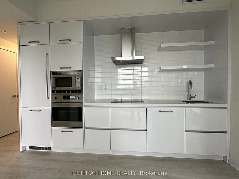 2221 Yonge St #3102 — Photo 30