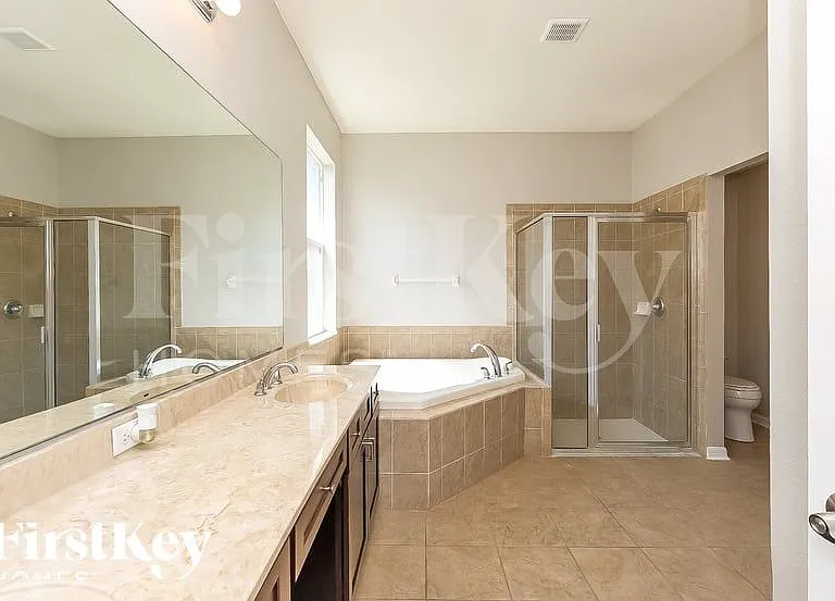 5710 Butterfield St — Photo 10